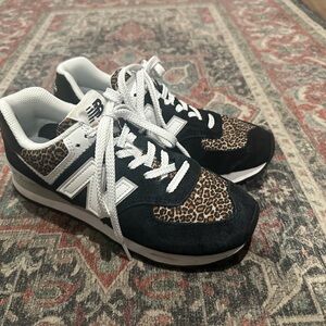 New balance 574 animal print shoes size 8 women’s